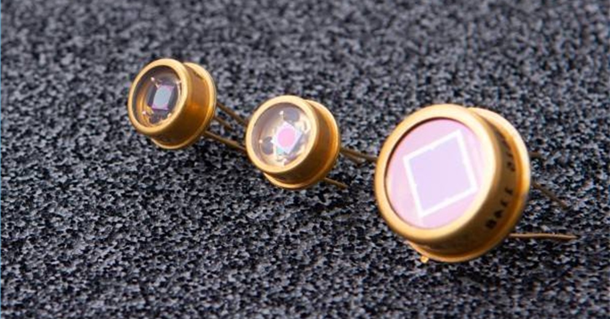 Two-Color Detectors Graphic